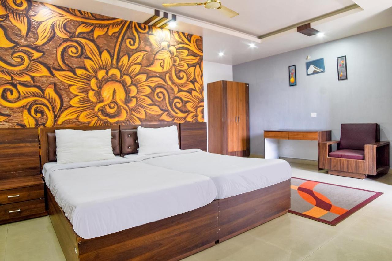 FabHotel IR Luxaria - Fully Vaccinated Staff Guwahati Esterno foto