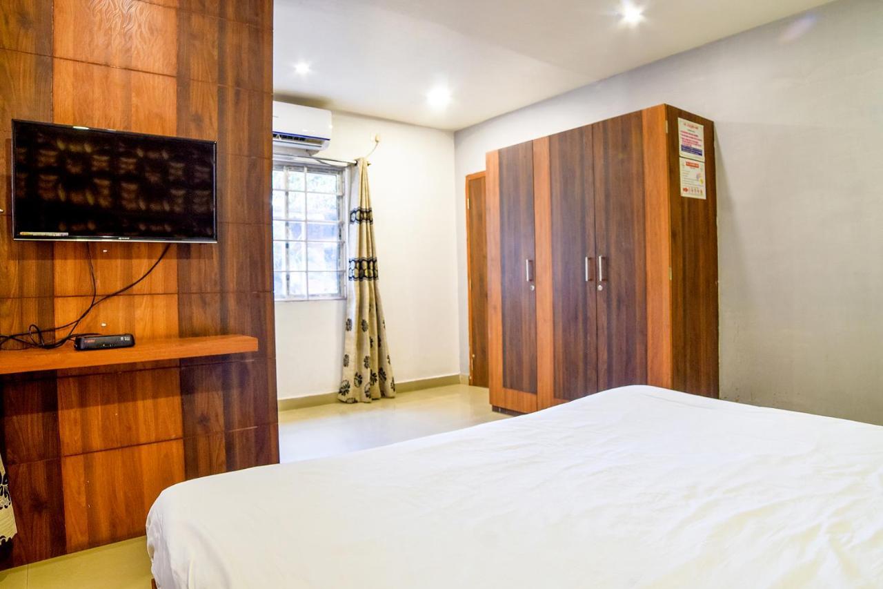 FabHotel IR Luxaria - Fully Vaccinated Staff Guwahati Esterno foto