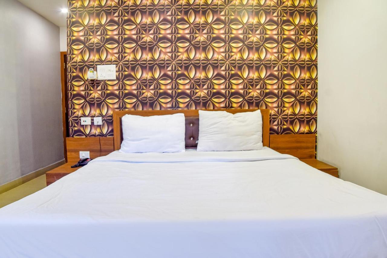 FabHotel IR Luxaria - Fully Vaccinated Staff Guwahati Esterno foto